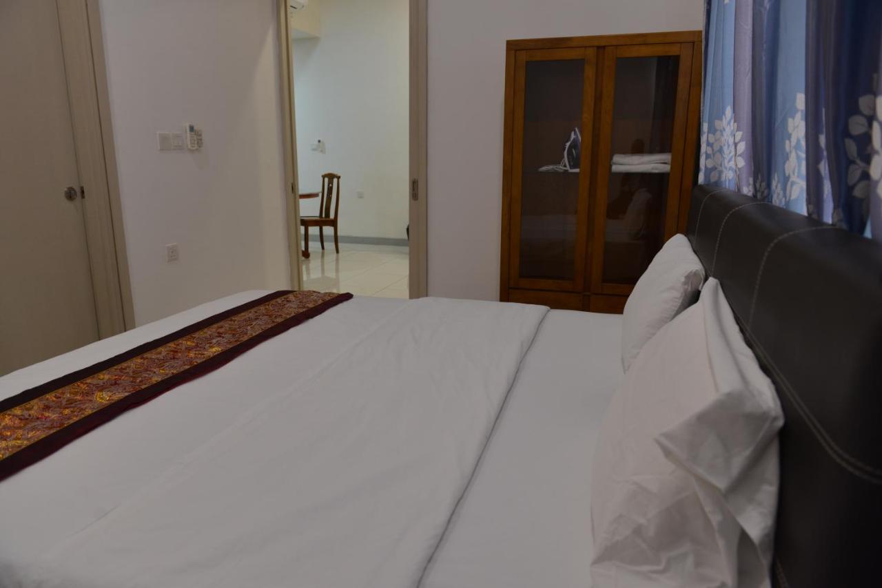 My Daily Homestay - Miri Times Square Bagian luar foto