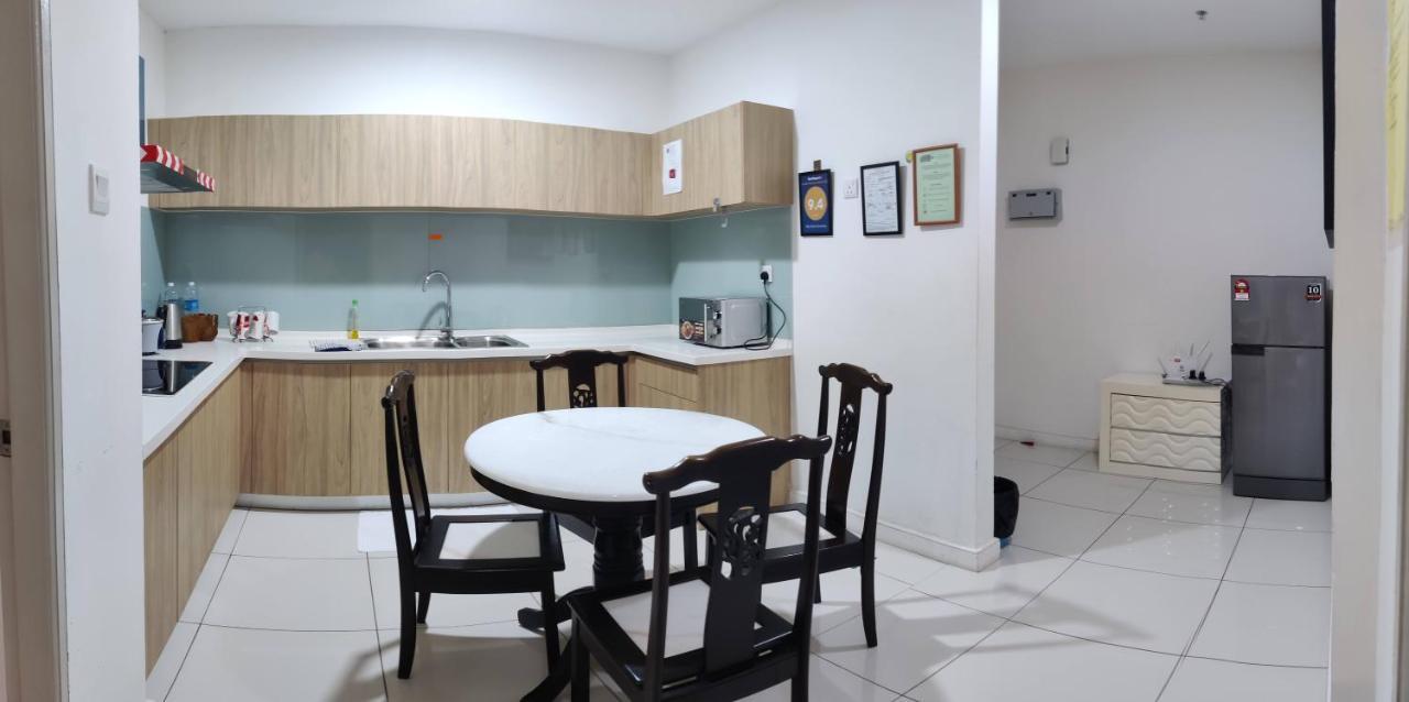 My Daily Homestay - Miri Times Square Bagian luar foto